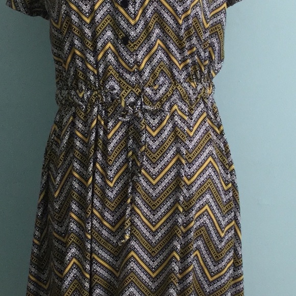 Robert Louis - Yellow & black Dress - Picture 3 of 8